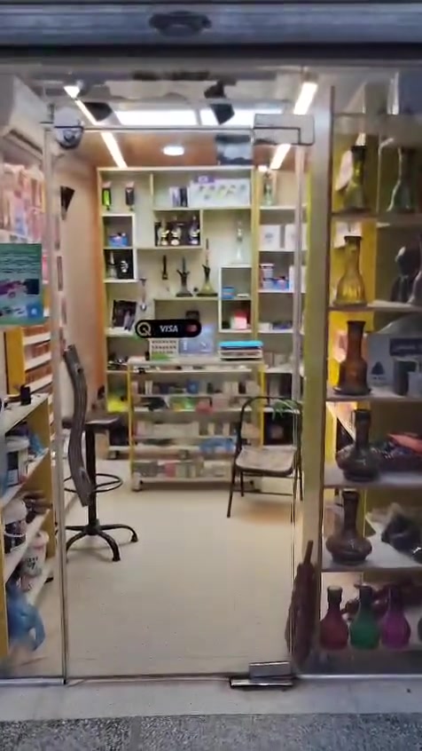 السلام عليكم ورحمة الله وبركاته
محل Vape + اراكيل+ سكائر كامل للبيع مع جام خانة + ديكور+رفوف + سبلت inverter + جهاز رصيد ورقي 
مكان بكرية الفروسية مقابيل جامع البكرية 
سبب البيع عدم التفرغ رقم ☎️واتساب: ***********
السعر: 4مليون وبي مجال قليل
