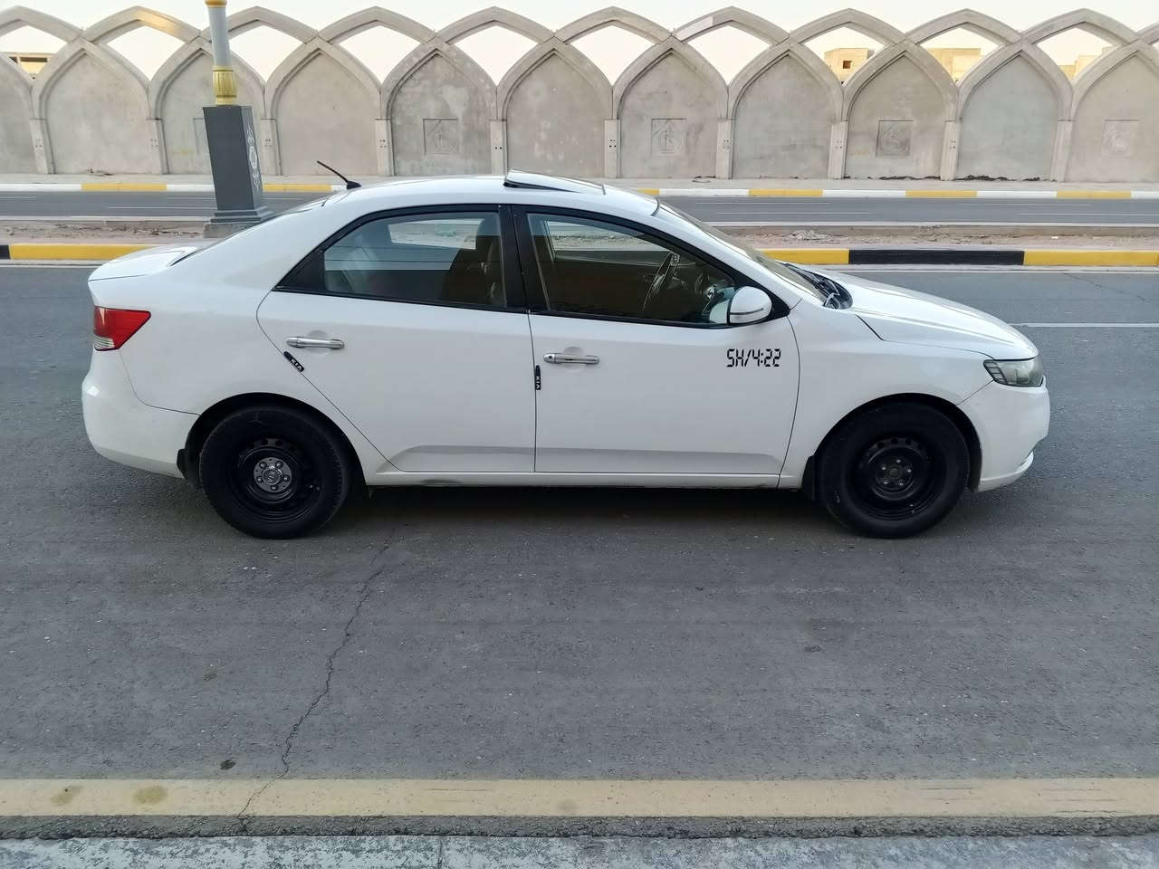 السلام عليكم سياره للبيع نوع سيراتو خليجيه موديل 2011 محرك 1600كير 6نمر فول مواصفات واحد عليه واحد  المواصفات شاشه كامره حساسات خلفيه تحكم ستيرن جهتين اشاره بلمري  مري شفط فتحه تدفئه وتبريد اربعه دسك محرك جديد كبير جديد حداديه جديده رقم كربلاء جديد سنويه لل 28 تحويل مباشر بأسم المشتري السعر المطلوب 93 وبيها مجال للطيبين العنوان كربلاء رقم التلفون ***********
