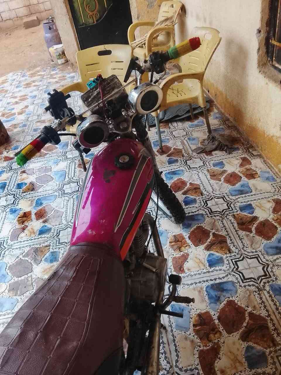 السلام عليكم دراجه للبيع المكان ديالى الخالص السعر 250بي مجال
***********
