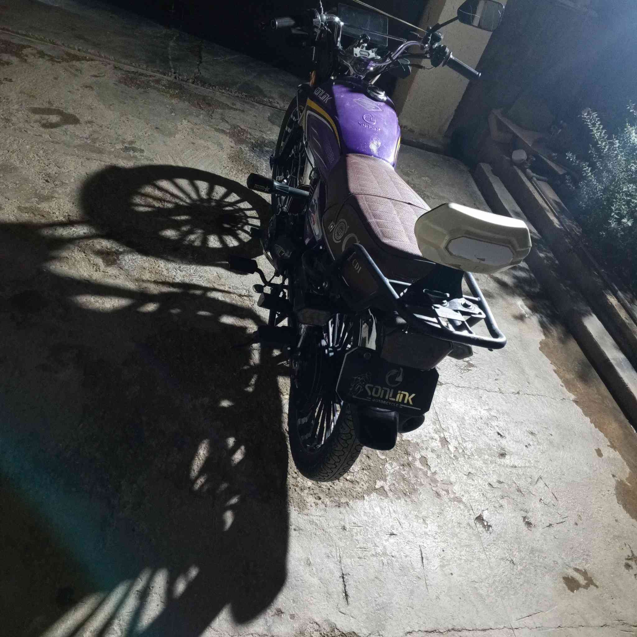 اسلام عليكم موطور سيفان سونك البيع موديل 25 نضافه فول كامل موصفات مكاني منصوريه الجبل السعر خاص الشراي يتصل عل رقم***********
