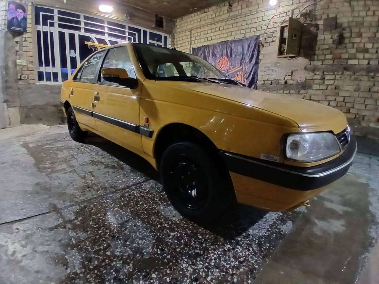 سلام عليكم بيجو لميس أكد موديل 2016سياره كفاله عامه بدون صبغ بدون تبديل مصفره هيئة وغرامات مكينه وكير مكفولات سعرها ٤٦ وبي مجال بسيط مكاني بغداد الامين الثانيه رقم الهاتف ***********
