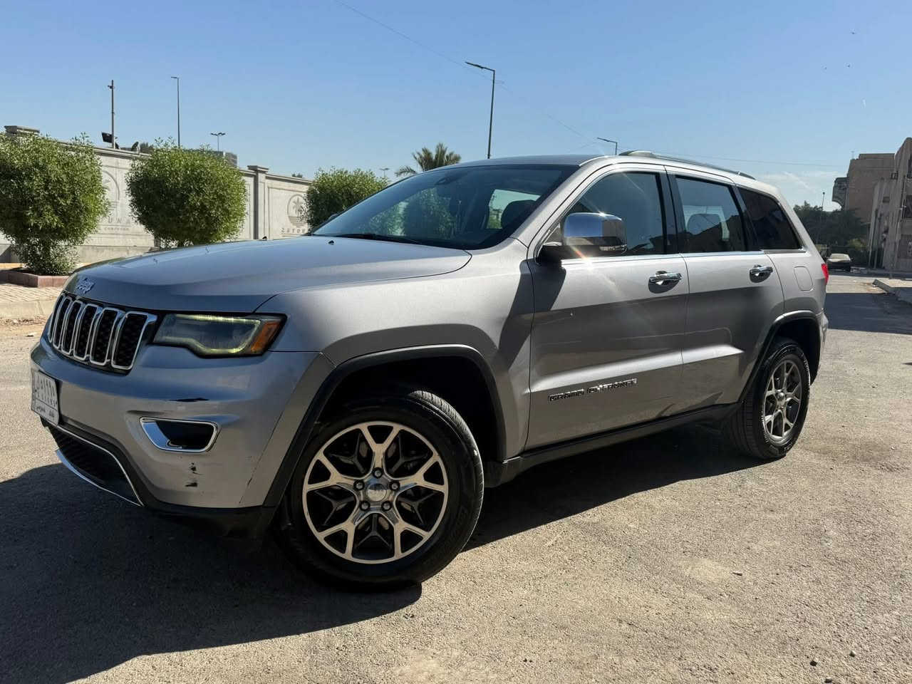 السلام وعليكم
جيب 2017 لمتد للبيع السعر 215 مكاني بغداد زيونة 

***********
