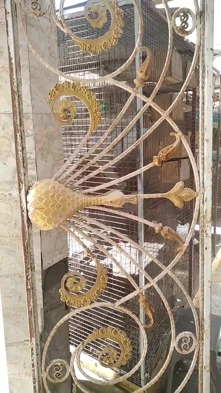 محجر حديد ثقيل يرهم بلكونه سياج اخو الجديد نظيف حله مركز مقابيل مستشفى التركي ***********
