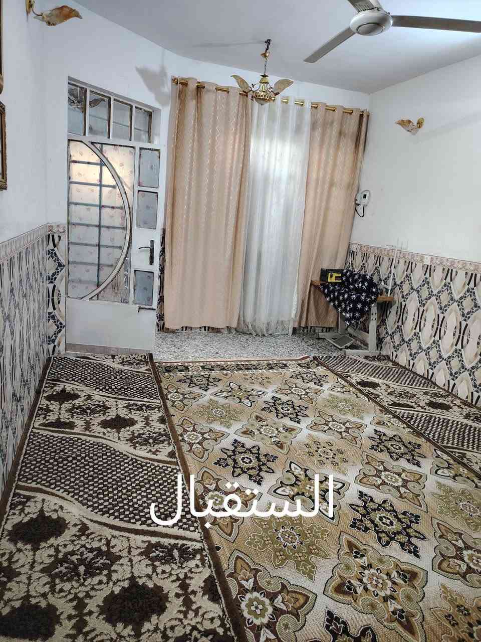 السلام عليكم بيت طابو ملك صرف بل انتصار قرب مستشفئ حماد شهاب يبعد عن الصيطرة دقايق وثاني دربونة عن الشارع المساحة ١٥٠ متر واجهة 7 ونص ونزال ٢٠ يحتوي علئ ٦ غرف نوم بناء درجة اولة سيراميك وكاشي الدرج كرانيت وبسمي  بدون دلالية سعر البيت 140 وبي مجال اتصل بل رقم وتدلل *********** ابو عباس
