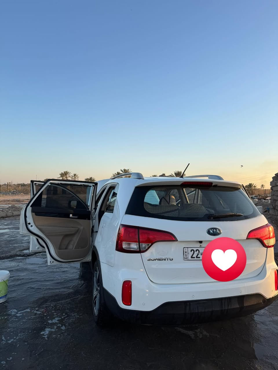 للبيع سورنتو خليجي 2014 مكينه 4 جاهزه من كلشي مكينه وكيرحداده مكفولات السياره بيه بنيد وجاملق خلفي بدون دواخل مكان سياره بصره سعر 155 
*********** 
***********
