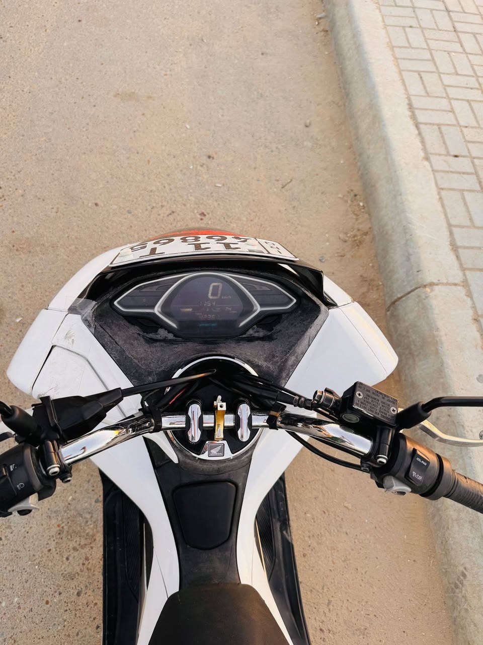 دراجة (PSX)...(جيل الثالث)
🛵للبيع  
دراجة شلعه معدل كهربائيات كلهه شغاله 
دراجة جديده  بلادية
أي نقص مابيهة
جيب فيتر وتعال افحص
العنوان بغداد مدينه الصدر الاستفسار الاتصال على الرقم 📞 (***********)
(مرقم وكامله)تحويل ثاني يوم
