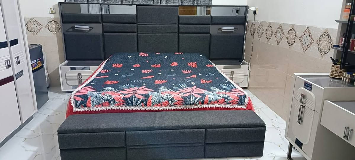 السلام عليكم غرفه تركي خشب ثقيل 9قطع مستعملة اشهر قليله والضرر بس الموجود بالصوره نضافتها مكفوله
للاستفسار ***********
