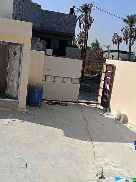 ♦️يعلن مكتب عقارات المسار
***********
عن دار للبيع 🏚️ 
في شط العرب باب االهوى 
♦️المساحة 200
♦️بناء درجة أولى بلوك 
♦️يحتوي البيت ع غرفتين+ صاله +مطبخ + دوانيه + حمامات داخليه وخارجيه+ 

♦️السعر 65 وبي مجال 
للاستفسار اكثر اتصل  
***********
نستقبل عروضكم دور سكينه وقطع اراضي في شط العرب فقط
