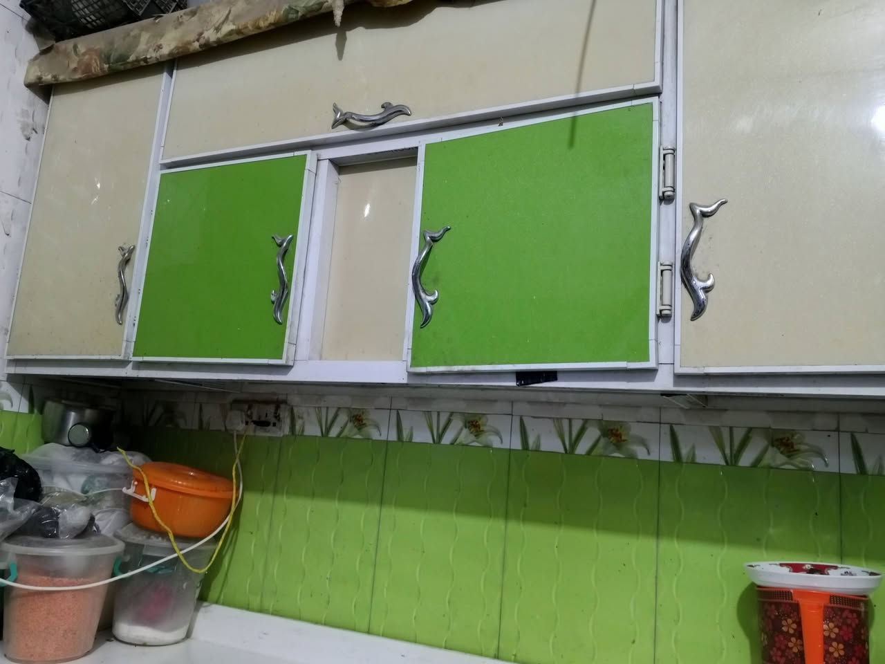 كاونتر للبيع
قطعتين تعليك ورأضي وسنكي 
مرمر نضيف ما بي اي فطر 
طوله الكاونتر 2مترتين 
والقطعه تعليك كذلك 2مترتين
وسنكي طوله 1متر 
سعر خاص


**إذا كنت صاحب هذا الإعلان وتريد حذفه لأي سبب، رجاءا أرسل رسالة إلى الدعم الفني**