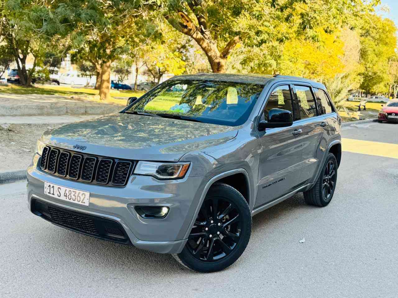 جيب موديل2022وارد  امريكي السعر 227قابل للتفاوض اللستفسار اتصال ***********حادثه جاملغ وبنيد بدون دواخل ولباقي كفاله عامه لون مميز سمنتي  مواصفات السياره بلاكتوب فول من عده الفتحه بصمه بصمه ابواب شاشه رادار امامي و جانبي كشنات جلد هيتر استيرن تبريد تدفه كشنات ويل كب كروم جنطه كهربائية كامره توقف ذاتي مكينه 6V كشنات كهربايه حداديه جديده تخم تاير مكينه وكير مكفولات رقم السياره بغداد انكليزي بسمي مكان كربلاء
