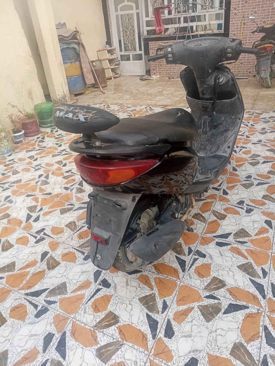 سلام عليكم بريز للبيع بلادي سلف هندر شغال كهربائيات شغاله سعر 500 تلفون ***********
