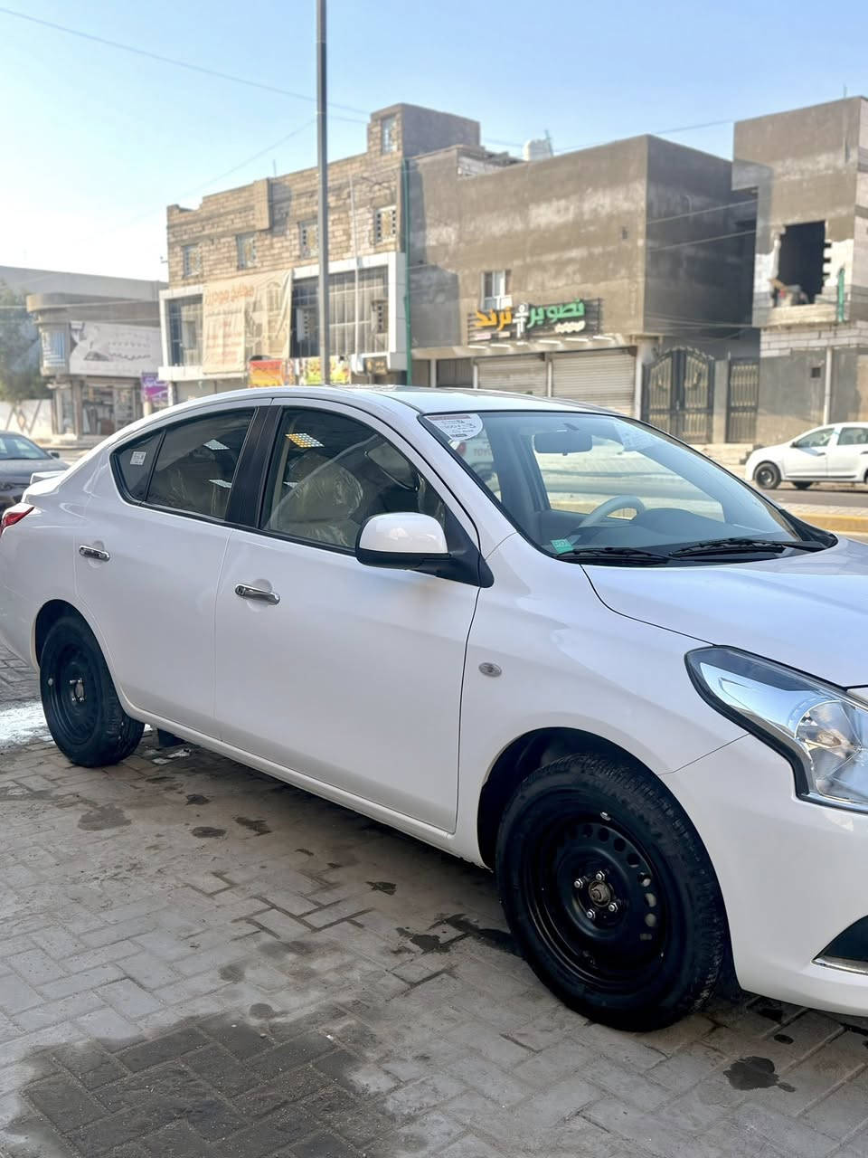 سلام عليكم نيسان سني هندي ضمان السور 
السيارة كفالة من زلغ 
الشباج الجديد بأسم شركة لولو الاعتماد
ماشية35الف سيارة بعدهي بوضع شركة
العنوان البصرة ***********
