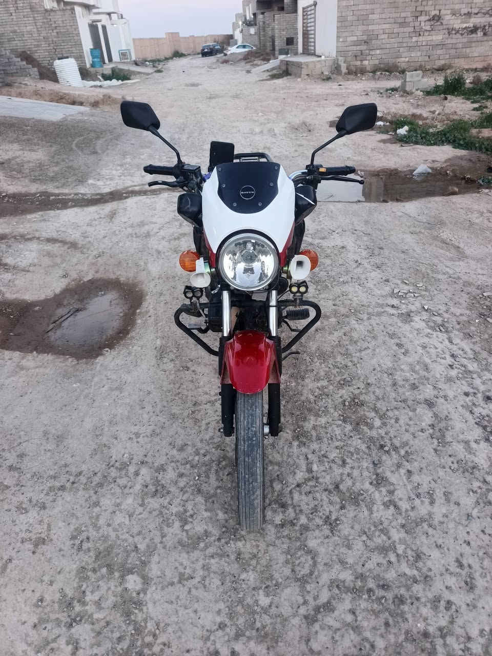 سلام عليكم موشراي لا تراسل ولا تخابر ديوان موديل 24 مكينه مقفوله 200 اوراقه سكنر مقفوله من كلشي سعر مليون او 150 بيها مجال للطيبين *********** مكاني صلاح الدين سامراء
