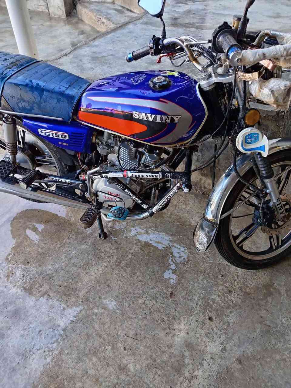 السلام عليكم ماطور للبيع منفيس بصمه عن بعد موديل 2020 شرط مامفتوح ابوالدرع نشاط نار  كلو شغال وين ماتريد اترايك السعر 600وبي مجال حك جيتك الاتصال ***********
