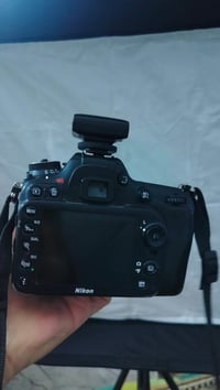 نيكون D7100 • عدسة 18-140 • بدون بطارية