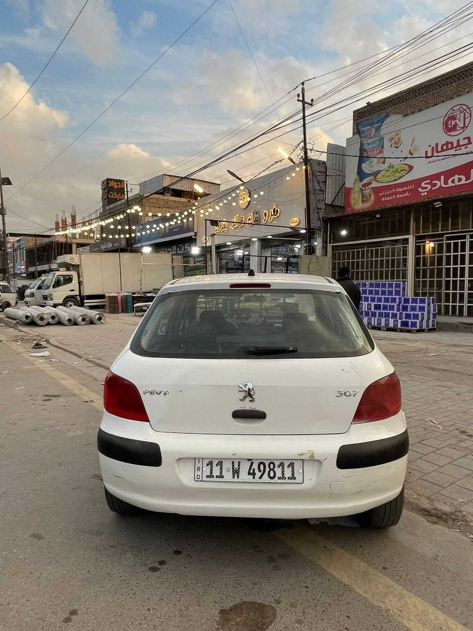 السلام عليكم بيجو 307
2005 مكينه جديده جادها ع ايدي تخم تايرات جديد سياره كعدتها حلوه مثل مشوفون. سعرها 48  وبيها مجال حك الجيه 
***********
