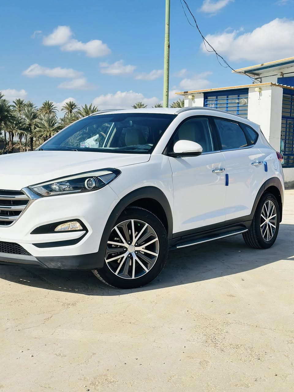 السلام عليكم هواندي توسان 2016خليجي الشكل الجديد مكفوله كفاله عامه 
سايد بريك بالرجل 
الكاصد الأصل 
رقم بابل انكليزي 
محرك 2000 دوش
5 ويل كب 
يدات نيكل
تبريد قطعتين
حساسات خلفية
شاشه وكامره 
مري كهرباء و أشاير
تحكم ستيرن جهتين
نظام مود درايف نورمال و ايكو و سبورت
ماشيه 140 الف  قابل للزياده
كير و محرك مكفول برغي ما مفتوح بيهن 
السيارة بـ أسمي و شرط التحويل ثاني يوم 
مكاني بابل منطقة الخميسيه 
بيع او مرواس حسب القناعه 
للتواصل اكثر ***********/***********
