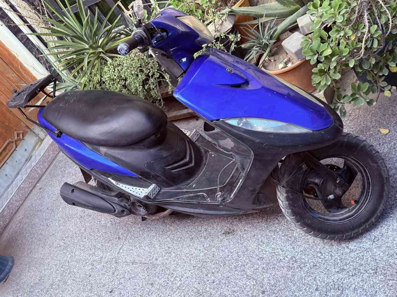 السلام عليكم دراجة ماكس عدلة للبيع السعر 600الف بيها مجال الدراجة نظيفة استعمال مال جناي وكلشي بيها بلادي عدا الكفرات العنوان بغداد / الشعب ***********
