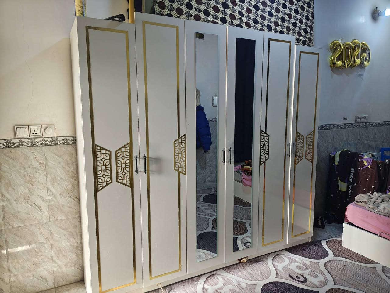 اول شده اله صار 3 اشهر من شتريته
اخوان الغرفه كلش نضيفه الله شاهد السعر 400 وبيه مجال بسيط العنوان حي ميسان شارع الساحات قرب مخبز بركات الحسن 
سبب البيع اريد اشيل + اكو هواي نواعم للبيع
***********
