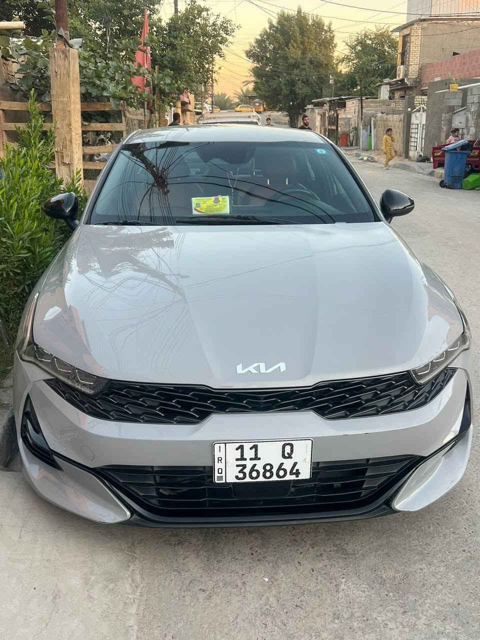 سلام وعليكم كي 5موديل 2024 وارد امريكي السياره بيه اربع قطع بابتين وجاملغين مبدلات 
السياره بدون دواخل وبدون شاصي
السياره كلش نضيفه 
ماشيه 22km
فات السياره جيتي لاين 
فول موصفات السياره ما عده الفتحه
بصمه 
داخل جلد احمر مال جيتي
كرسي كهرباء
حساسات خلفيه واماميه
رادار
تحديد مسار 
سياقه ذاتيه
لد خلفي وامامي
محرك 1600تيربو
رقم بغداد بسمي
مكاني بغداد
السعر 165وبيه مجال حك الجيه
***********
