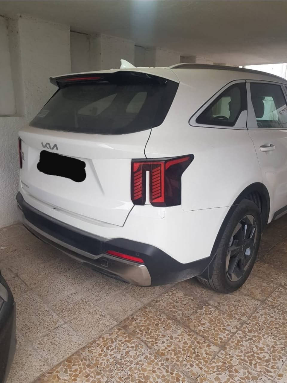 السلام عليكم 
كيا سورينتو للبيع موديل 2024 ماشيه تقريبا 8000 السيارة جديده خليجيه بيها بصمه ودخول ذكي وصندوق كهرباء وتبريد منفصل بين السائق والراكب و7 مقاعد والكير عصا وداتا شو حجم المحرك 2500 ويل مالتها 19 حساسات امامية خلفيه و ولد نهاري ومرايه تعتيم السعر 282 وبيها مجال حك الجيه 

للاتصال 
***********
