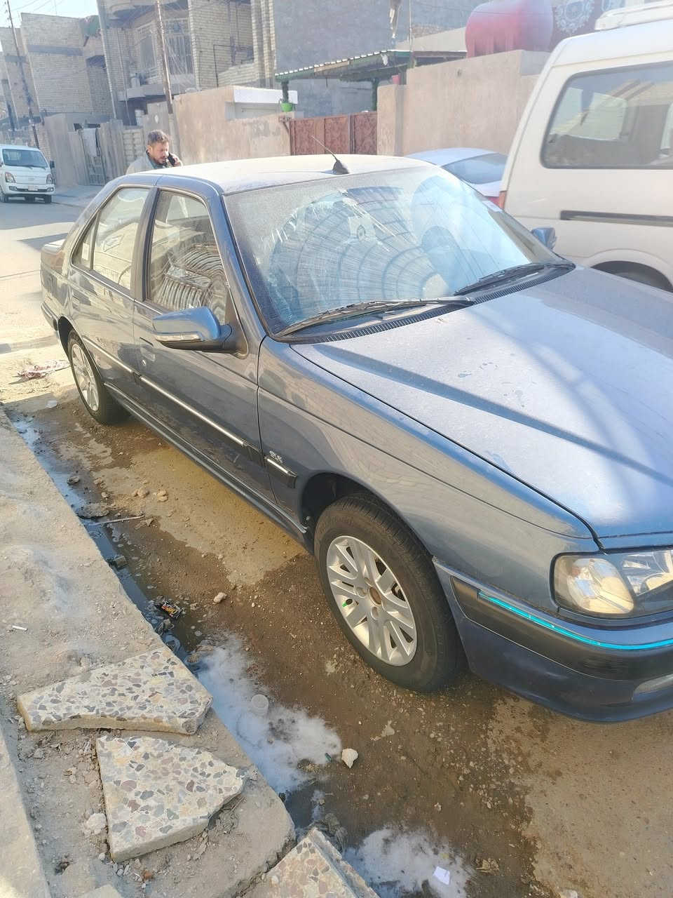 السلام عليكم مبارص موديل 25 السياره مقفوله من الرصعه والشخط رقم دولي سياره حره المكان بغداد السعر على الخاص رقم الهاتف***********
