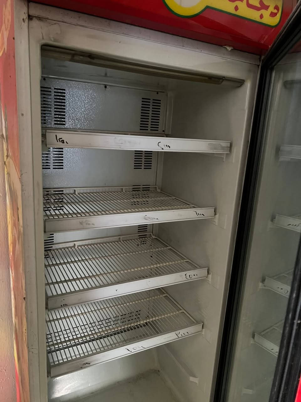 اغراض مستعملة للـبيع

براد عامودي نوع ايكور التركي 
مجمدة عامودية نوع تـركي
جهاز جري نوع جبلي يرادله بس صيانة 
ابواب عدد ٥ نوع ثقيل شغل ايام زمان يرادلهن ترتيب
العنوان بغداد/السيدية
للاستفسار الاتصال ع رقم
هـ /***********
