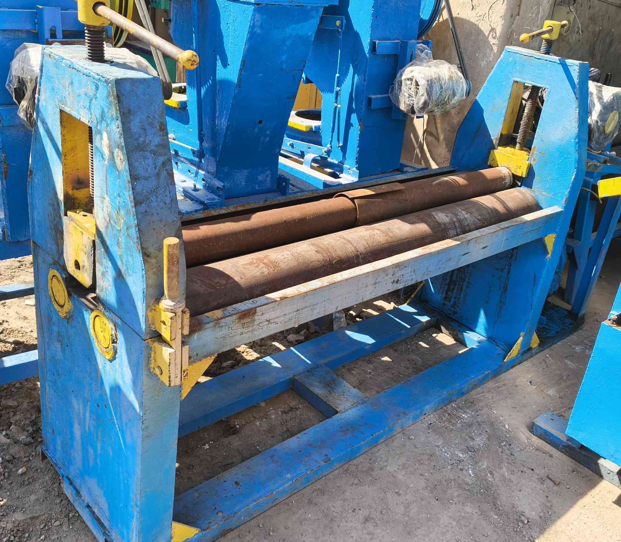 روله درفله 6و8 ملم عرضها 170سم ماطور 7.5 حصان ياباني سويج كهربائي اتجاهين ***********
