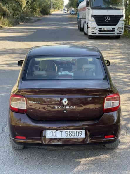 سلام عليكم  
رينو سمبل لو جوزي غير محدد 
مديل 2017 حادث قبق جنطه ومعدل عل بارد 
مواصفات السيارة 
تحكمات ستيرن 
كروس سرعة 
جام كهرباء امامي خلفي 
شاشه كبيره
اشاير بالمري 
مرايات تحكم كهرباء 
يدات نيكل 
ويل كب 
كير ومكينه خير من الله 
داخل بيجي 
دوشمة تلبيس جديده شامو 
كامرا خلفيه + حساسات 
مكان السايارة بغداد صليخ 

83 $$ وبيه مجال 

*********** اتصال وتساب
