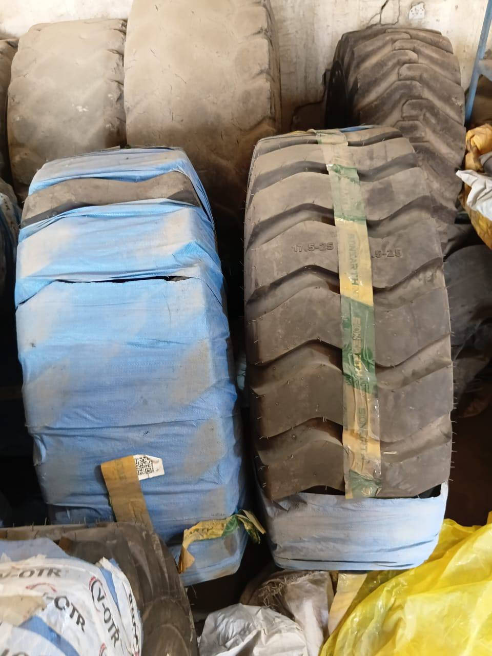 السلام عليكم البيع تايرات الحجم 20 5 25  و 23 5 25  و.
17 5 25 الجديد ول مستعمل نضيف الستفسار عله الرقم ***********  🌎  ***********
