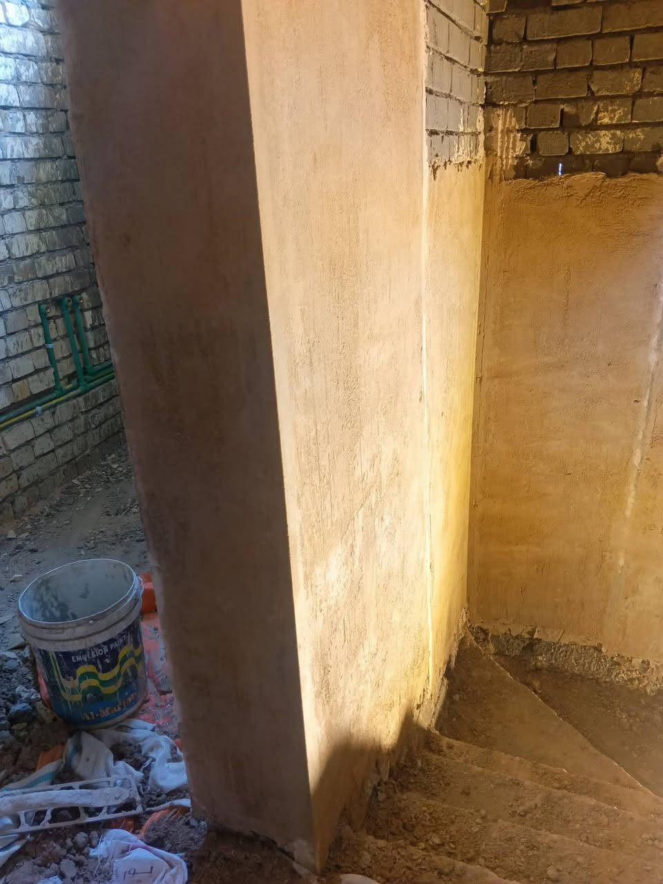 السلام عليكم مبيضجي شغل درجه أولئ جميع مناطق بغداد الكرخ جص وابياض المتر 6 تصفير حمامات ومطابخ المتر 7 تشميع داخلي 2 رقمي بيه واتساب ***********
