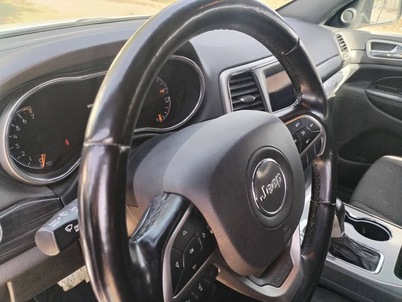 لاريدو  2020 مكفوله بدون ارباك بيه فقط بارد مذكور بالسونار *********** مواصفات
1. مكينه 3600
2. نقطه عمياء
3. اوتو بريك
4. شاشه كار بلي
5. فور ويل
6. نظام اطفاء المحرك عند التوقف
7. نظام صرف الوقود Eco
8. بصمه ابواب
9. كرسي السائق كهربائي
10. نظام تسارع Sport
11. شوته رياضيه kn
12. زنون ناصي + بلوجكتر
