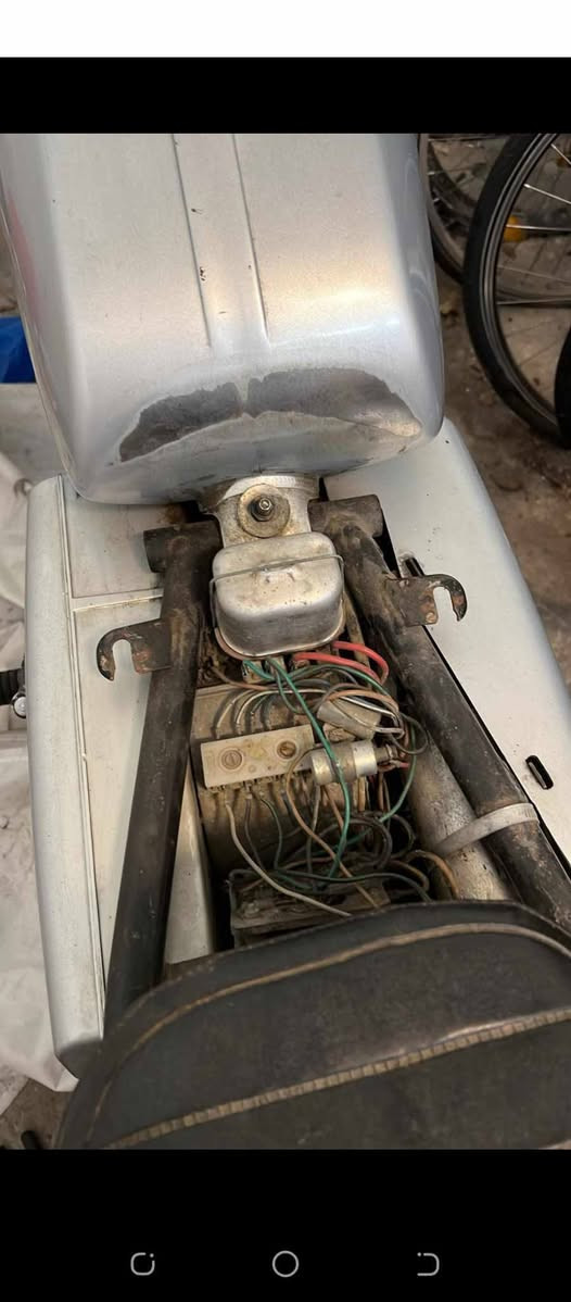 سلام عليكم تحياتي للجميع مرخصة الادمن ماطور ١٩٨٢ باله للبيع بلادي ستندر مامفتوحه مكينته كل غراضها بلاديه الاستفسار الرقم *********** تحياتي للجميع
