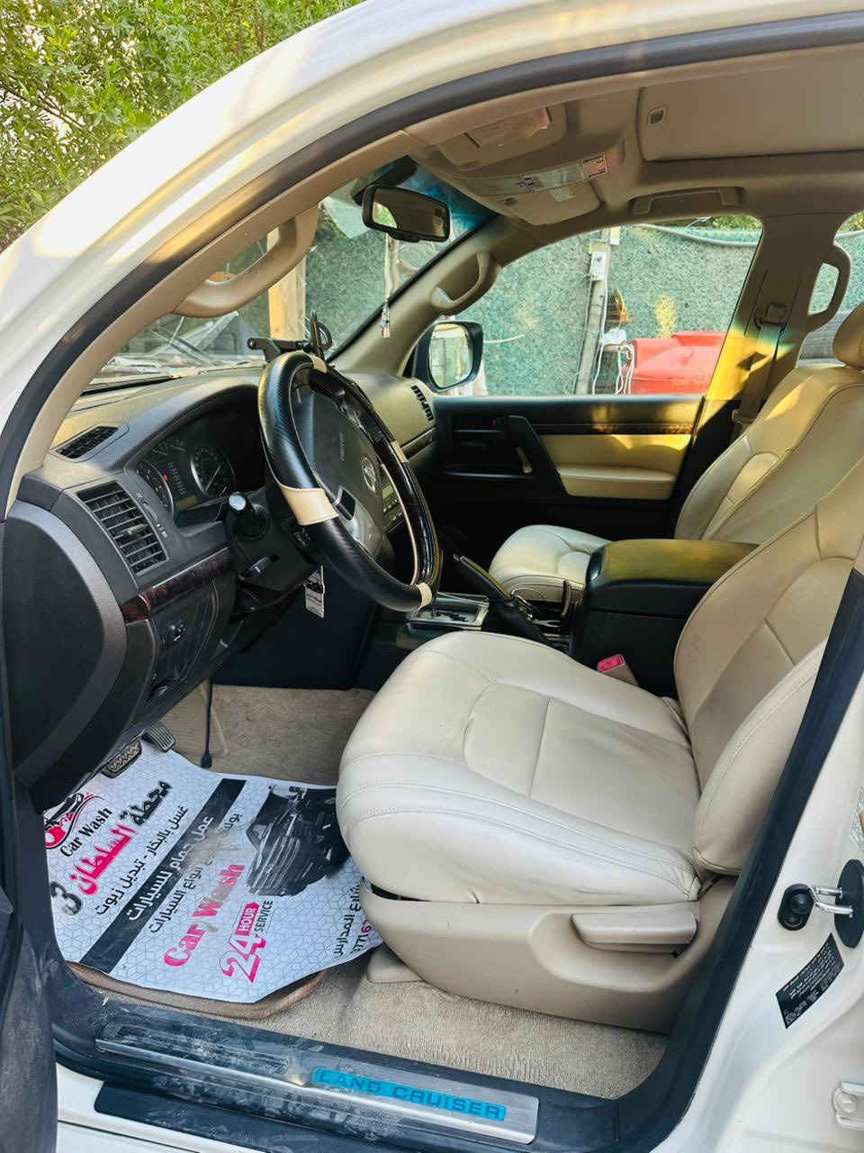 الـسـلام عـلـيكـم
لاندكروز 2010 رقم مميز 373
 مكفوله  من الصبغ
_______المـواصـفـات___________
.طفايه
.حساسات  خلفي
.مكينه 6 سلندر
.سلايت روف
.تحكمات ستيرن
.شاشه جبيره
ماشية 170 كيلو 
السياره كلش جديده وحلوه وجاهزه بسمي السياره السعر 320$ قفل وبيها سونار الشراي يتصل 
رقم كوت ومكان سياره بغداد المنصور  ***********
