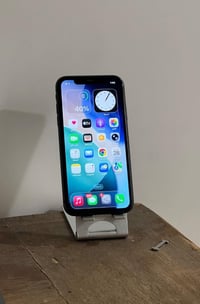 آيفون ١١ • ٦٤ • بطارية ١٠٠