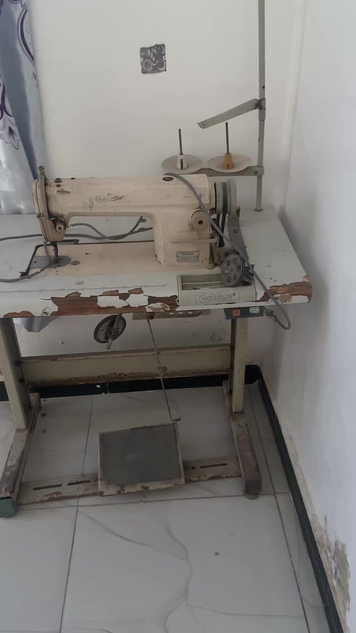 ً
مكينة خياط للبيع بسعر 125 الف مستعملة وبيها مجال 

📍المكان السماوة 
وهذا الرقم الي حاب يشتري ***********
