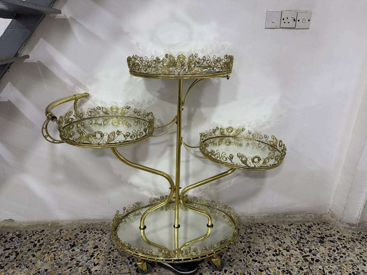 غراض بيت جدد للبيع كلمن اوسعرة عفية لتكسرون بالحاجة لان اريد اشيل والبيت زغير اي ستفسار ***********
