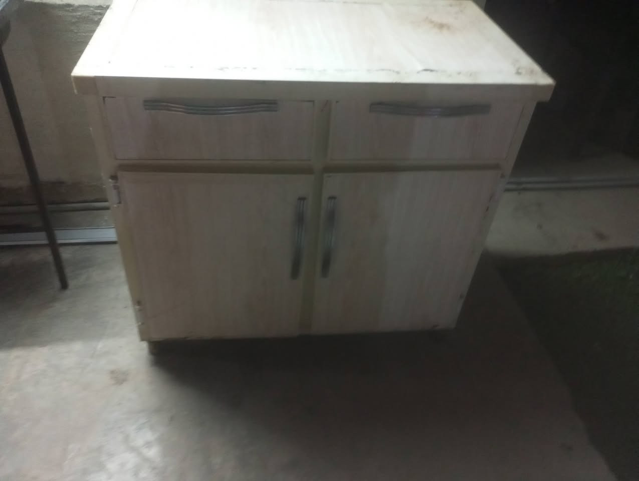 سِـلَأّمً عٌلَيِّکْمً كاونتر  امنيوم للبيع بس الجوه مابي عيب متر السعر 30وبي ***********شراي اتصل
