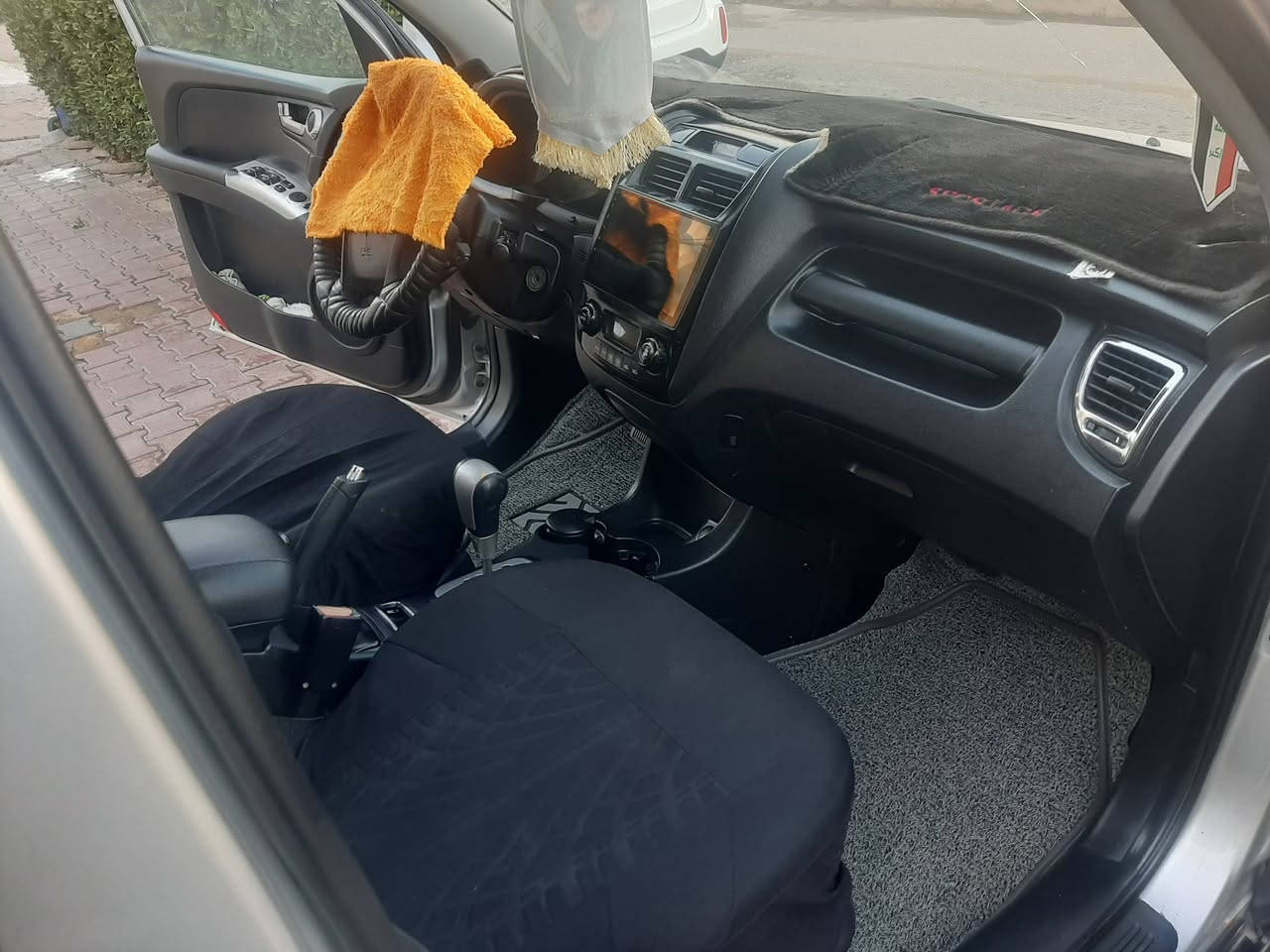 السلام عليكم كيا اسبورتج ٢٠١٠ رقم بغداد اباسمي مكانها ميسان سيارة مكفولة من كلشي ماشية ١٥٠ الف السعر ١٣٥ ه ***********
