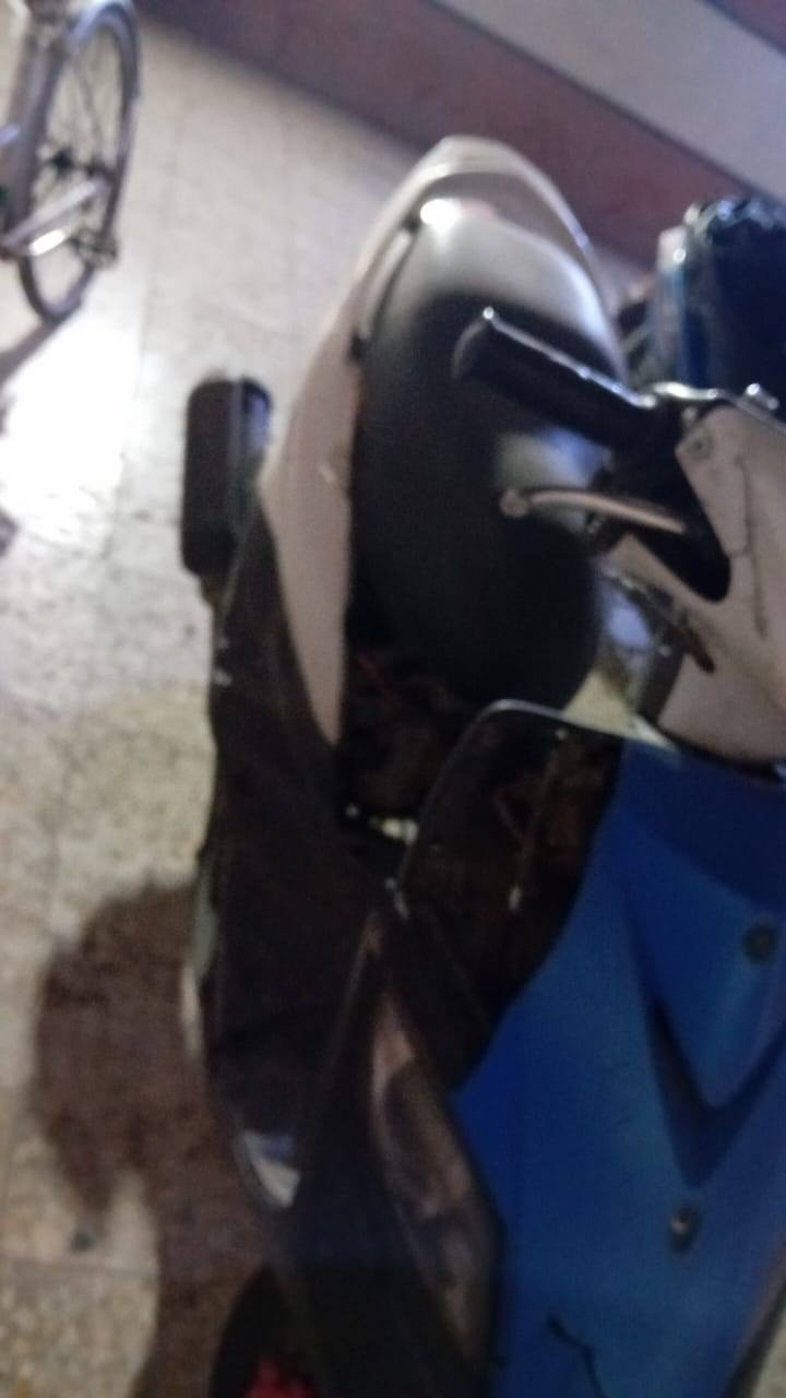 سلام عليكم للبيع الصور قبل شهر
هسة ماغاسلهة بيه تراب 
جفتتهة وكامت تشتغل نص ساعة امشي بيه وتحمة وتطفة بيه صوت هم ابيع هالموجود 400 رايدهة بيه مجال للشراي 
بغداد العبيدي 
***********
