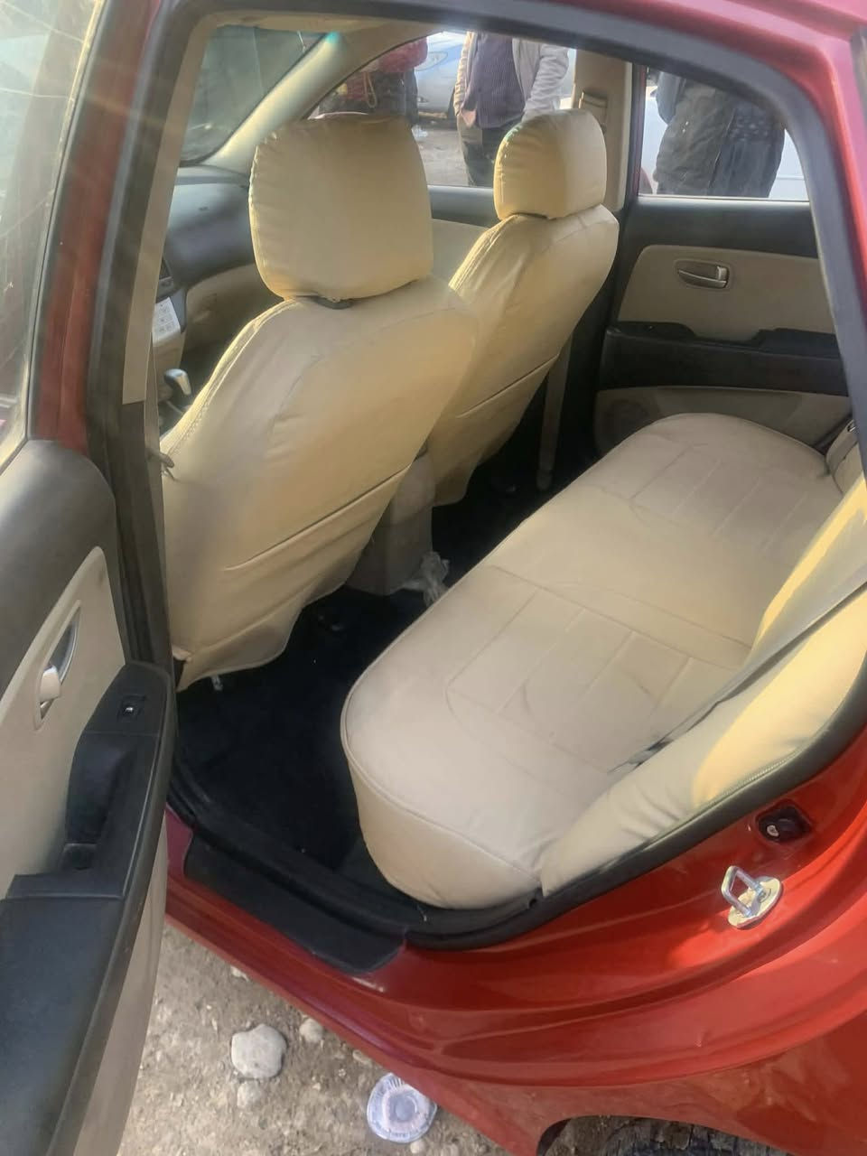 ئەڤانتی 2008
مەکینە بچووک دەکشن بەرز
ناوزەرد
سەیارەکە زۆر پاکە مەسرفی نیە ٢٥٠ 
لە کەلارە سەیارەکە
٤ تایە و ویل ی لۆکی لەسەرە
ئەگەر موشتەریت تەلەفون بکە
موشتەری نیت سەرمان مەیەشێنە
سعری*45 گەڵایە
***********
