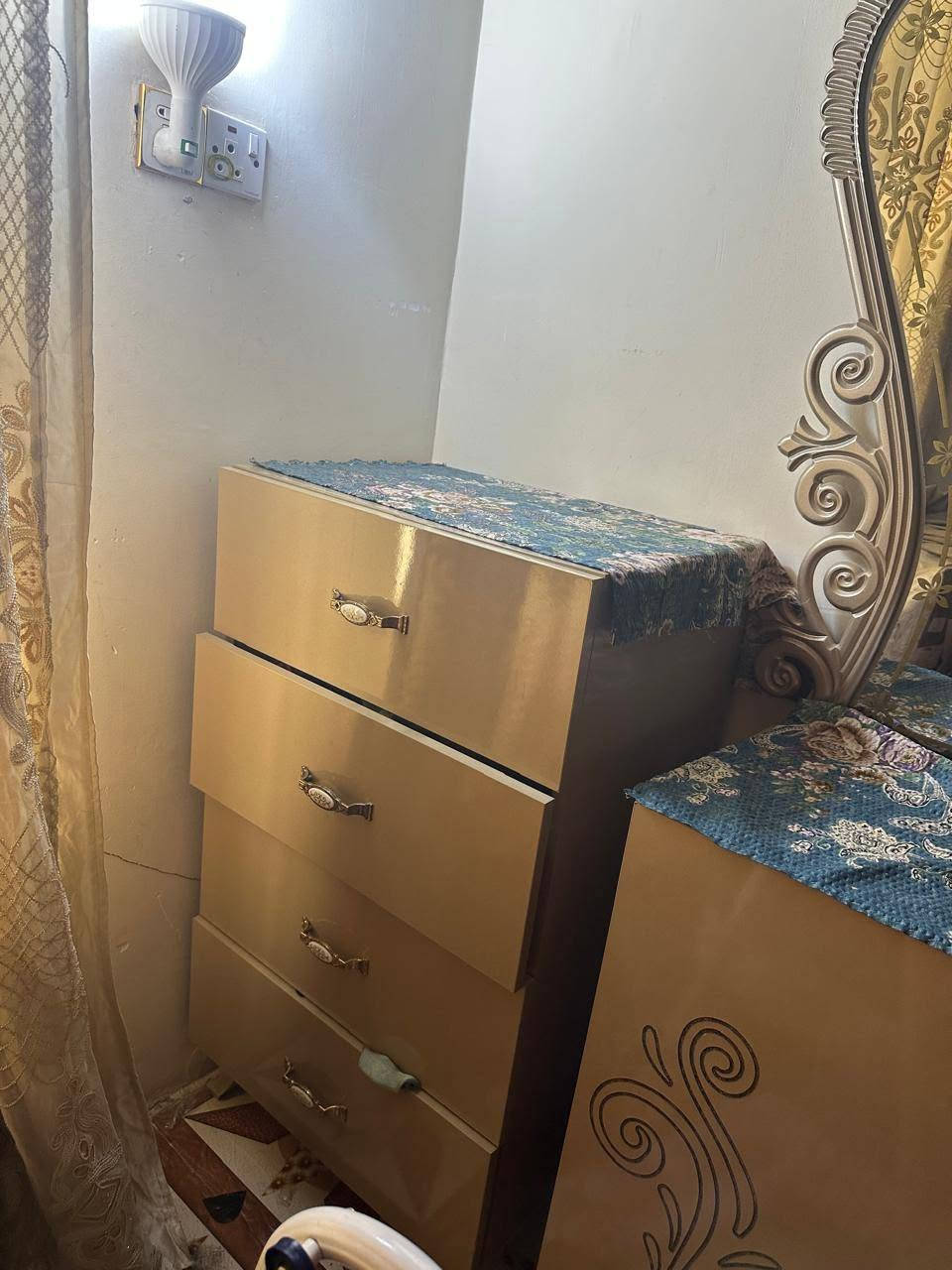 غرفه نوم تركي للبيع مستعمله عنواني كربلاء السعر ٦٥٠ الف 
للاستفسار الاتصال على الرقم *********** /***********
