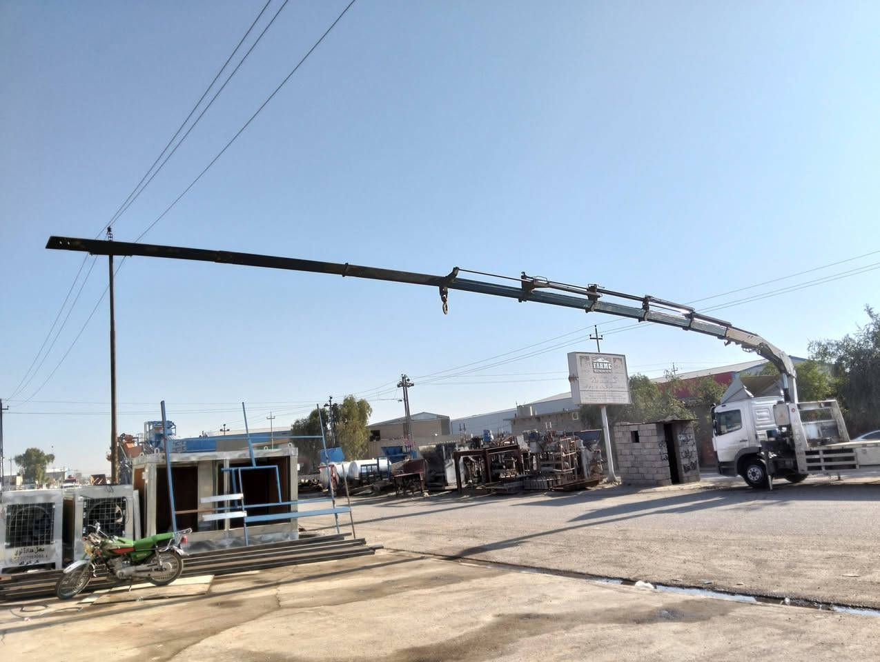 للبيع بس كرين bmحجم17.5
8ونص طن بدون ريمونت 
8سلاتيات 5دهن و3يدوي
رجلين امخالف يطلع جكات 
مكفول كافله عامه 
السعر 140وبي مجال 
***********
