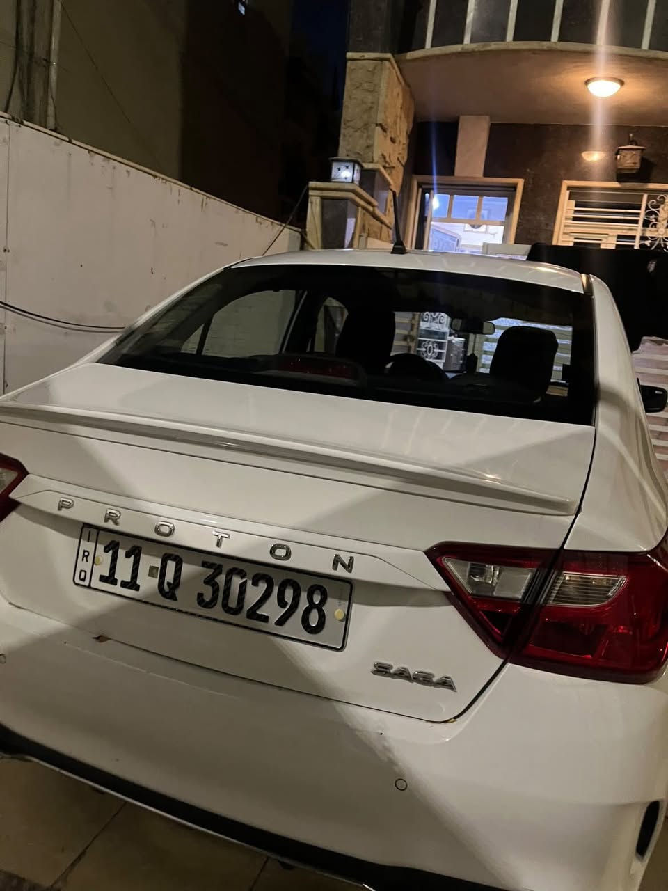 مكلف بل نشر ...للبيع فقط بدون مراوس بروتون SAGA موديل 2024 بعدها زيرو عل وضع الشركه ماشيه 3,000  قابل للزياده مكفوله كفاله عامه وبيها ضمان خمس سنوات من الشركه المواصفات:
1-حساسات خلفيه 
2-شاشه وسط 
3- كاميرا خلفيه 
4-مانع انزلاق 
5-  اقتصاديه محرك 1.4
6-تحكم صوت مقود 
7-تحكم مرايا جانبيه ..
وبعد بيها هواي مواصفات السعر  بلاش 17 مليون او 117 ورقه  وبيها مجال بسيط للطيبين مكاني الوزيريه او الاعظميه شارع المغرب ..للاتصال  غير متواجد عل الفيس او ماسنجر شراي اتصل ***********
