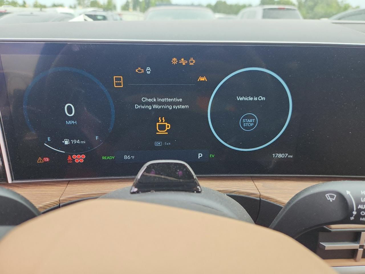 السلام عليكم ورحمة الله
هونداي سنتافي 2024 لمتد هايبرد 
لون زيتوني  داخل جملي 
الحادث مثل ماموضح فقط دعاميات وبحافة الصندوق بدون ايرباك بدون دواخل 
كامرات محيطية 
رادارات 
السيارة تتقدم وترجع بالريمونت 
ماشية 11 الف ميل 
دخول جديد في اربيل مصلحة بعمان 
نقصها فقط صبغ الدعاميات والحساسات الخلفية 
كلفتني وي نقلها وتخليصها وضريبتها 245 ورقة وصولات موجودة 
ابيها اقل من سعرها بسبب ضرف مرض  
سعرها 225 ورقة 
واي استفسار او سؤال اني حاضر 
***********
