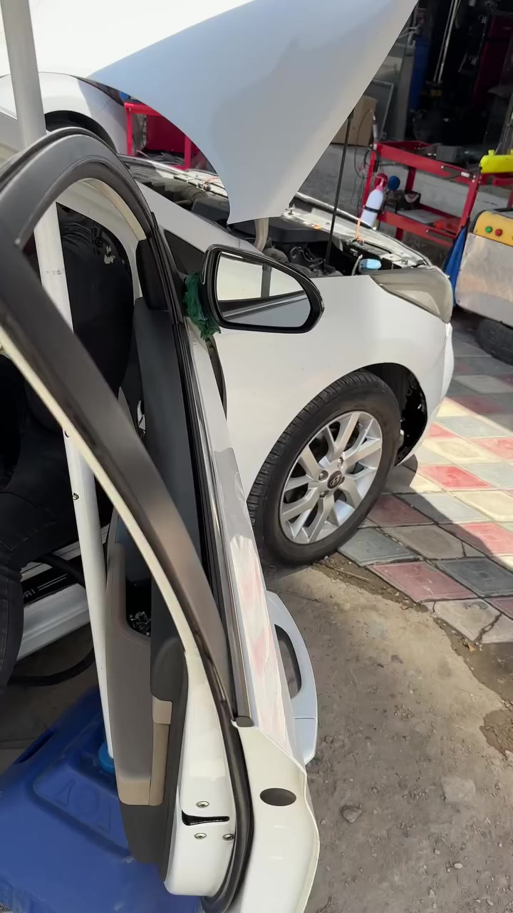 ✨عباس المالكي لصيانة تبريد السيارات✨
📌استغل الفرصه 🔥🔥🔥🔥🔥🔥🔥🔥🔥بداية الصيف 

تريد تبريد فوول❄️وتصليح بضمان مرلنه للورشه ولتتردد اسعارنا مناسبه👌🏻جميع اعملنا بالغاز الفرنسي الاصلي✅ والادوات الاصليه مع الضمان موسم كامل💪🏻
يتوفر الغاز بنوعين R134/yf1234🇫🇷
فتح دشبول انواع السيارات مع ضمان استرجاعه على وضع الشركه
للاستفسار:
📞***********
📞***********
او زيارتنا في الورشة (بغداد/الامين/شارع محطة الوقود)📍
الموقع على خرائط گوگل:
‏ https://maps.app.goo.gl/UBsUAZZsYmiigR299?g_st=ic
الموقع على برنامج الويز:
‏ https://waze.com/ul/hsvztsb6ez
