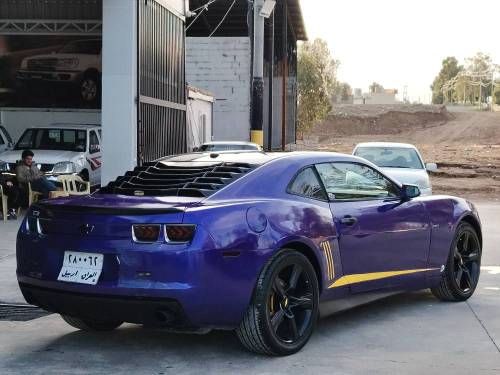 کامارۆمۆدیل2011شەش پستن
گێڕ تۆماتیك گێرومەکینە بەشەرت
ڕەنگی سلڤەربوە گۆراوە
 پێشی ناوبەتانەکانی بۆیاغی نیە
240هەزار غرامەی لەسەرە 
دوای معامەلەدەیدەمەوە
نرخی 75 وەرەقەومەجالێکی کەم
چوارتایەو ویلی نوێی بۆبەستراوە
***********ڤایبەر وەتس ئەپ
***********لەشاری کۆیەم كويسينجاك, أربيل
