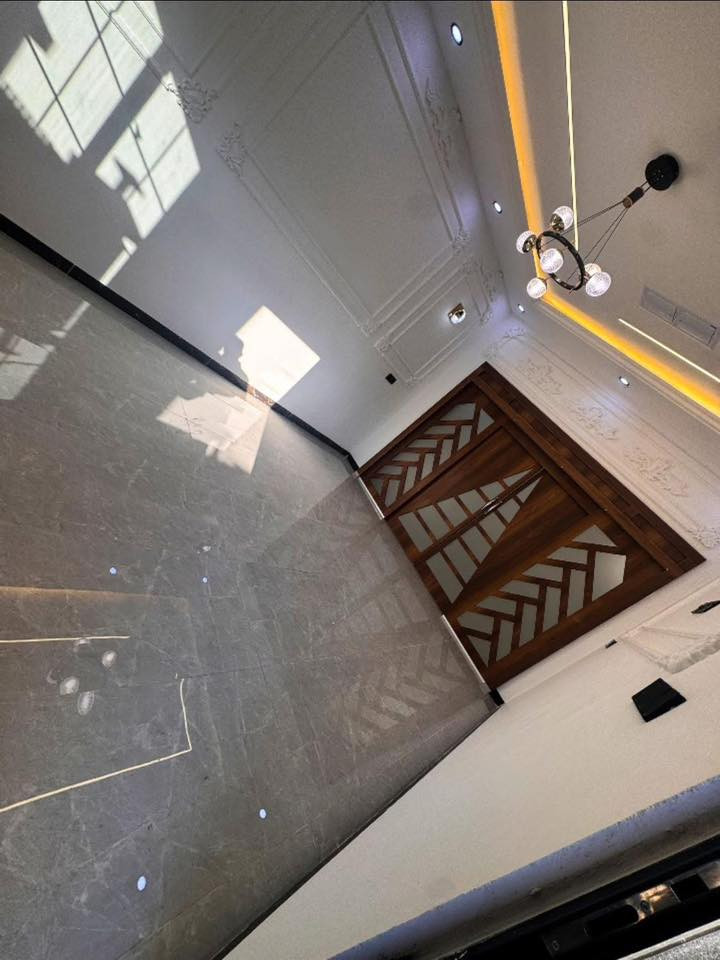 #بيــع مـستـعجـل  وسعر مغري جـدآ جـدآ جـدآ 🛎️

#دار  [ سكني] طـابقـين 
للبـيع  * لعشــاق 

الانـاقـة  والنـزاكـة * بنـاء 2026 موقـع مميـز * 

طابو صرف باسم شخص واحد 

فـول مـواصفـات * فول مقربي 

ونضام تبريد مركزي بناء طابوق 🧱 

#عنوان ( كـركـوك حي عـدن مقابل مدينة ألعاب اسمايلاند مباشر 

ملاحظة  الدار على شارع عريض 

الدارموقع مميز وقريب على التجاري 

#مسـاحة  (125 م

واجهـة 7،5 م )

التفاصيل 
ط1 استقبال و غرفة نوم عدد1 

وهول ومطبخ حار بارد ومجمع وصحيات  

 وكراج سيارة  🌲🌿

ط2 استقبال و غرفه نوم عدد 2 ومجمع وصحيات 

#السعـر __ للأستفسار الاتصال  *********** 📞

******************************

* نستقبل جميع عروضاتكم السكنية 🏠 والتجارية 🏡 بكافة مناطق كركوك  
............................_.....

للمزيد من المعلومات مراجعة شركة الجوهرة للعقارات   

 سايدين الجنسية الجديدة مجاور اسماك البغدادي  

او الاتصال على *********** 📞
