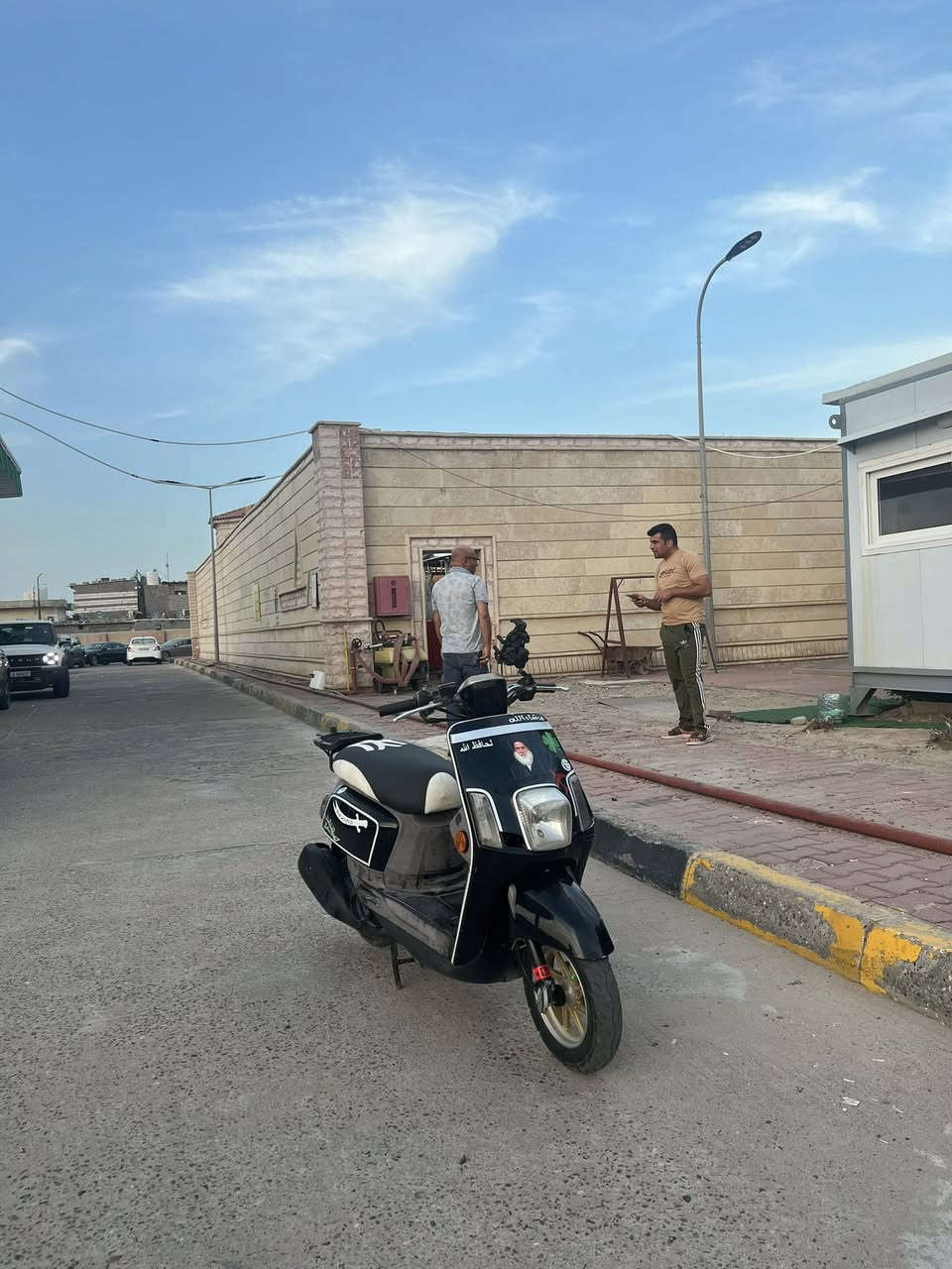 سلام عليكم ماكس بوليسي نوزل الدراجه كله بلاديه كفرات ختم واحد كهربائيات كله شغاله مشي طيران مكينه شرط ماتنسمع خرسه خصم الحجي الدراجه جديده المكينه مفتوحه مره وحده  ولفات بس واني فاتحه بيدي شغل مضبوط  تجي وتشوف بوشه بستم كاور كله بلاد موديل 2012ولكفر الكدام بي حرك قليل السكن الكدام انفجر وحرك الكفر عنوان بصره الجزيره شط العرب رقم موبايلي(***********)السعر(850)مامتواجد فيس
