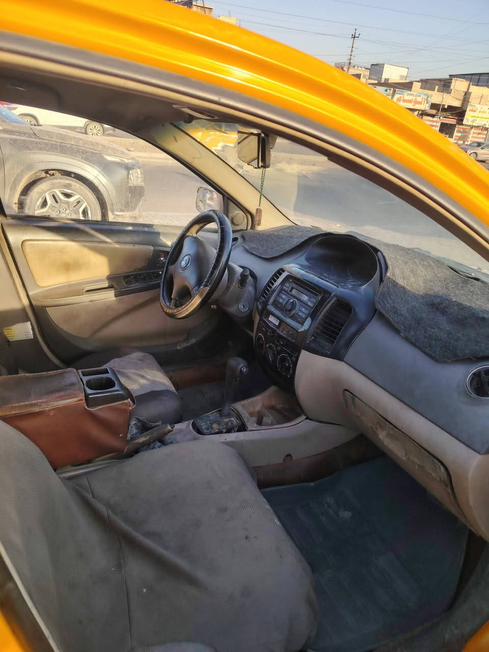سلام عليكم جيلي للبيع موديل ٢٠١١ سياره بدون حادث محور مكينه وكير ياباني سياره حلوه السعر٢٦ رقم ***********.وات ساب العنوان بغداد

